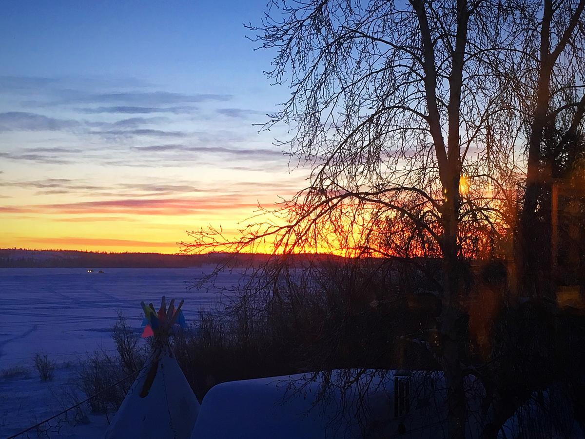 Mabuhay Lakeside Manor Panzió Yellowknife Kültér fotó