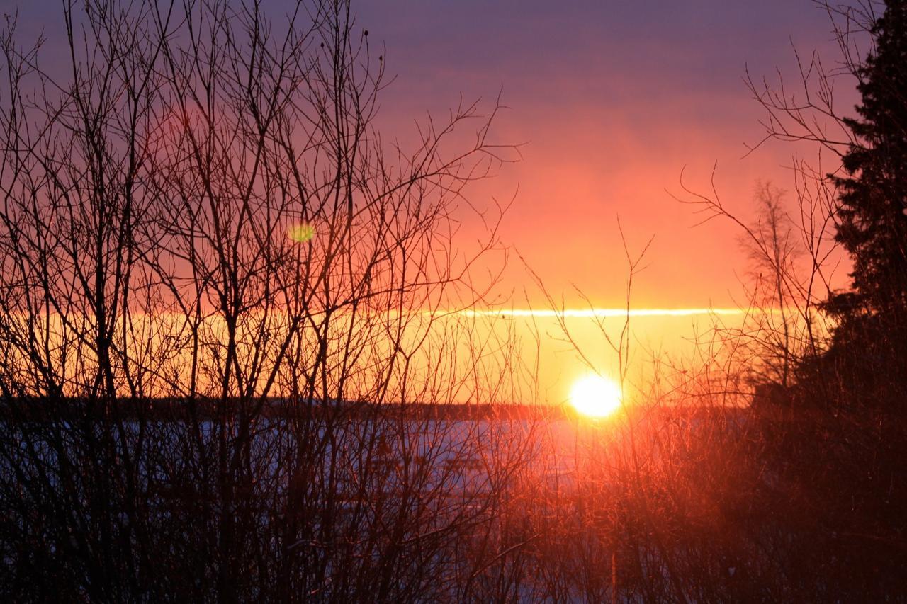 Mabuhay Lakeside Manor Panzió Yellowknife Kültér fotó