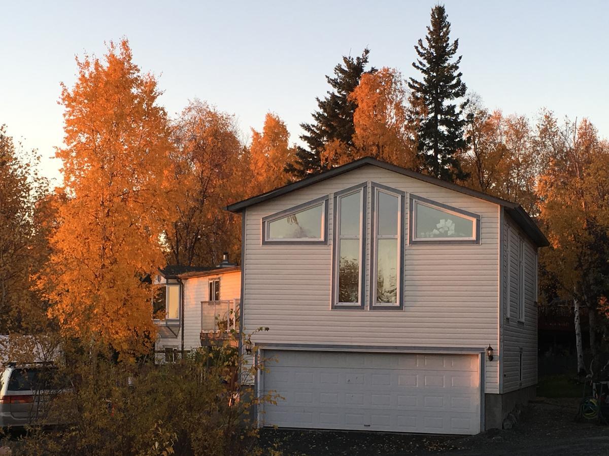 Mabuhay Lakeside Manor Panzió Yellowknife Kültér fotó