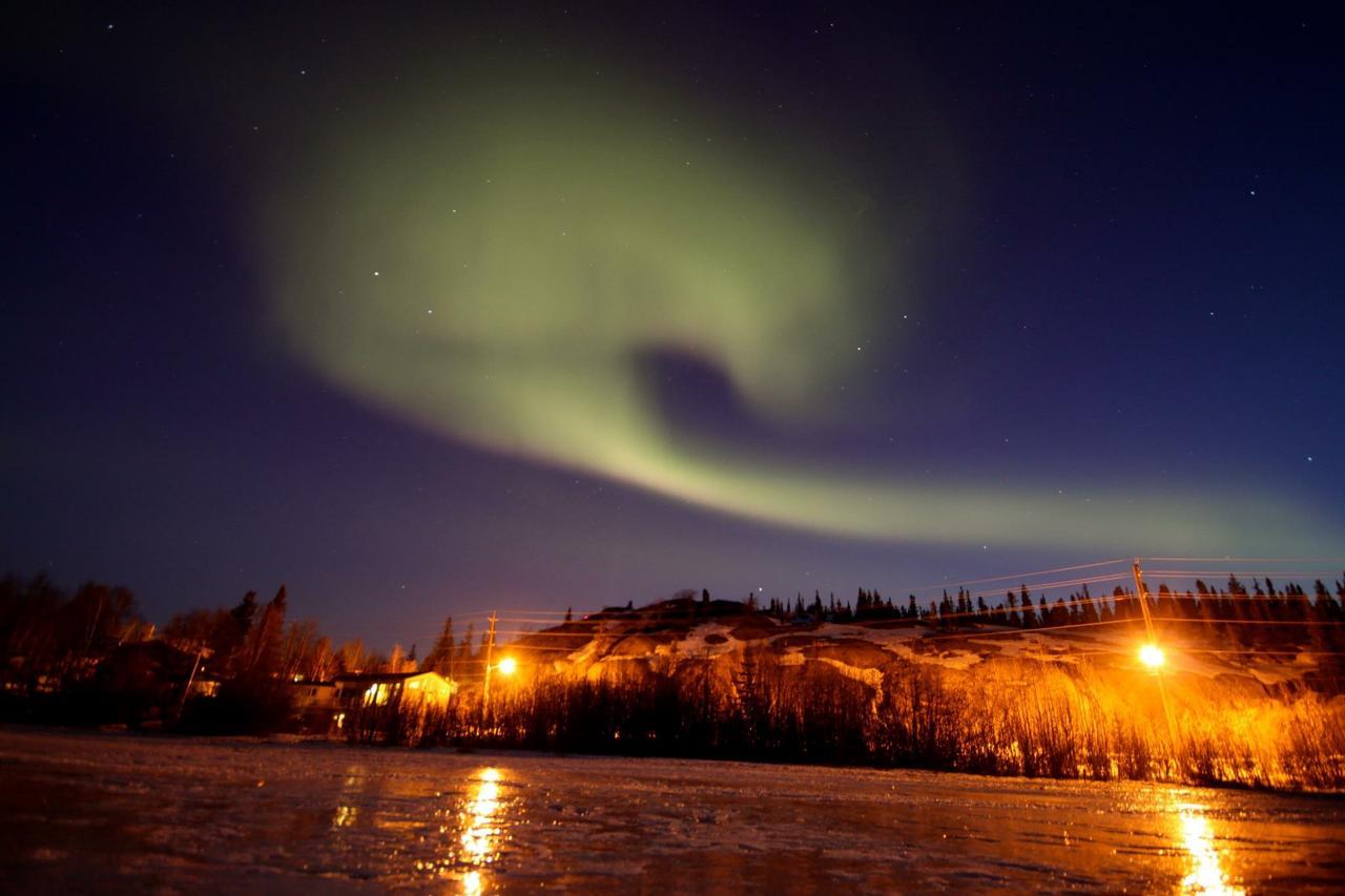 Mabuhay Lakeside Manor Panzió Yellowknife Kültér fotó