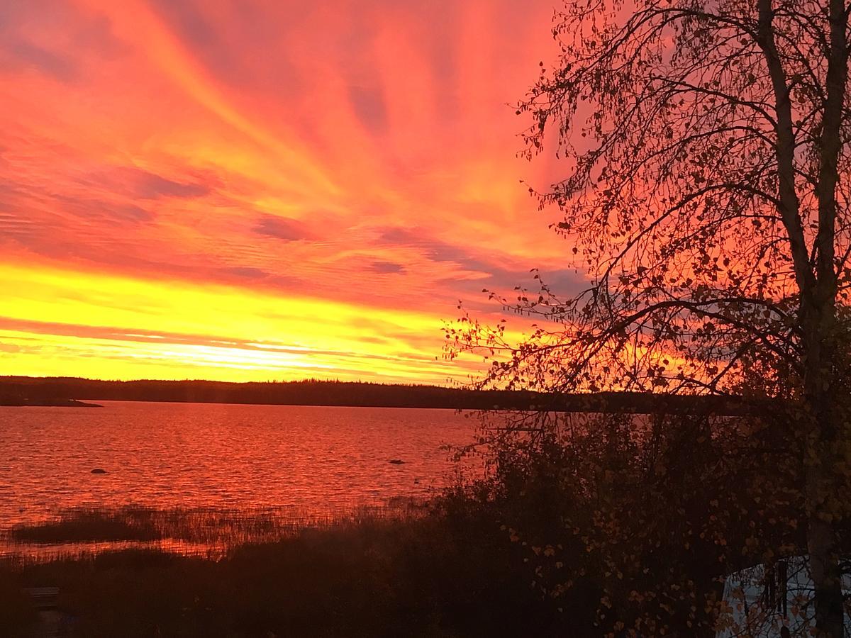 Mabuhay Lakeside Manor Panzió Yellowknife Kültér fotó