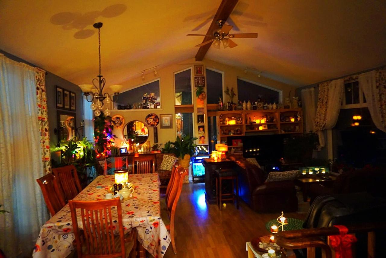Mabuhay Lakeside Manor Panzió Yellowknife Kültér fotó