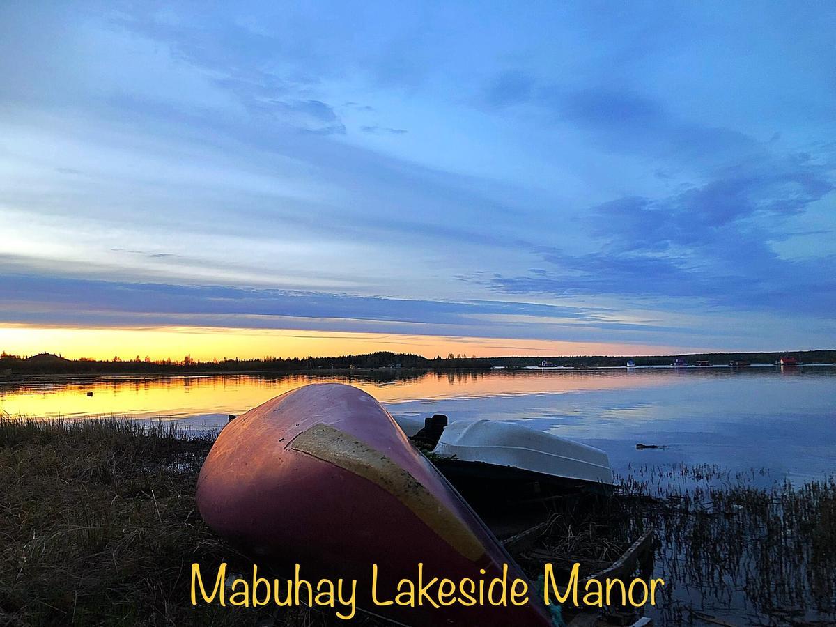 Mabuhay Lakeside Manor Panzió Yellowknife Kültér fotó