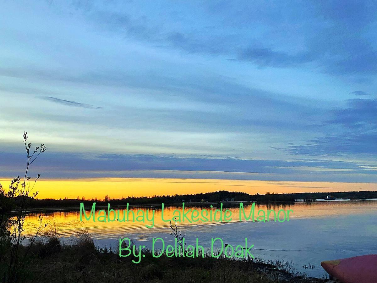 Mabuhay Lakeside Manor Panzió Yellowknife Kültér fotó