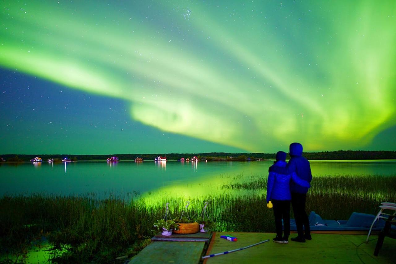 Mabuhay Lakeside Manor Panzió Yellowknife Kültér fotó