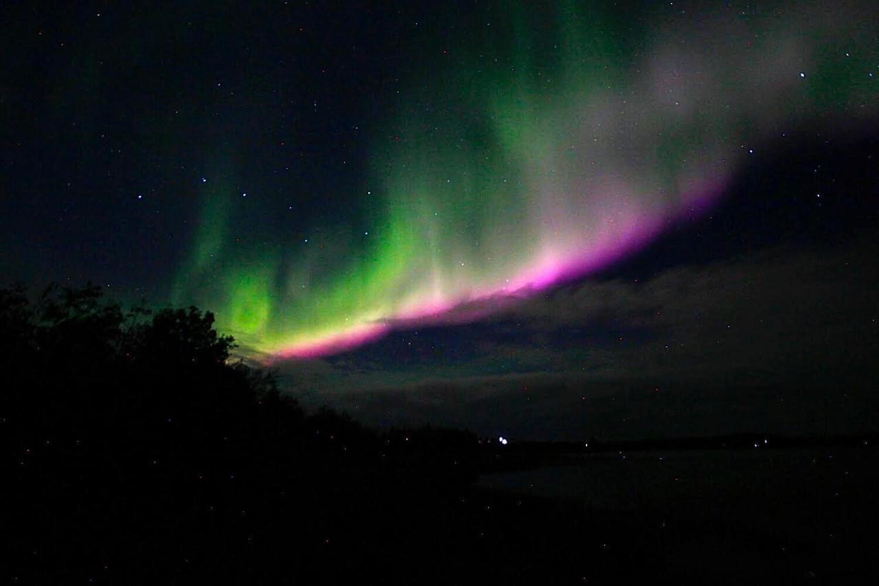 Mabuhay Lakeside Manor Panzió Yellowknife Kültér fotó