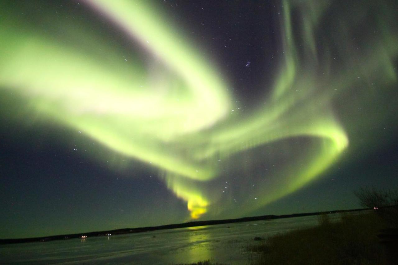 Mabuhay Lakeside Manor Panzió Yellowknife Kültér fotó