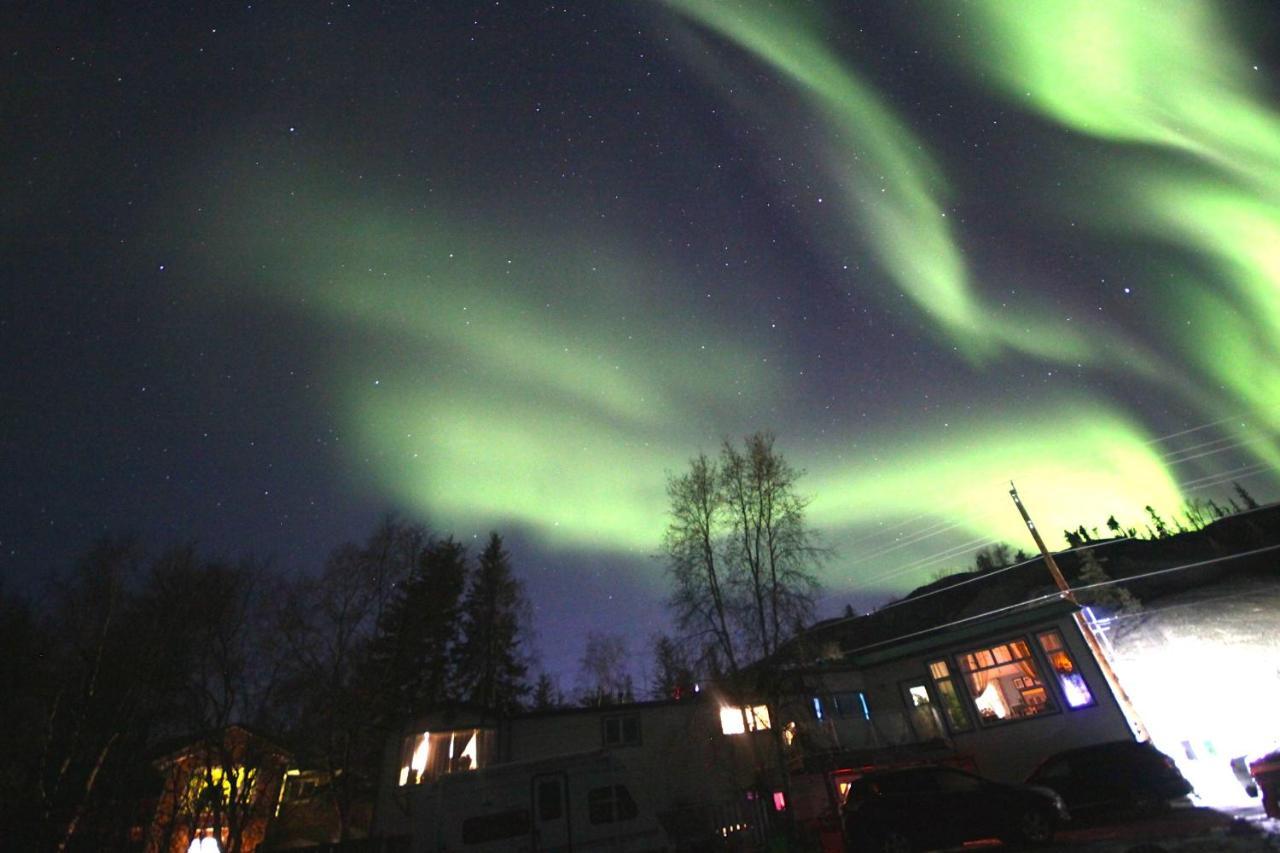 Mabuhay Lakeside Manor Panzió Yellowknife Kültér fotó